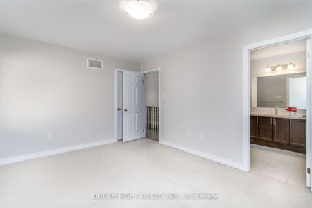 Townhouse For Lease | W8121042 - Photo 4