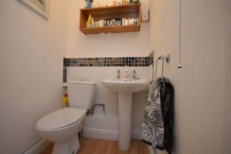 Spero Crt, Victoria Parade, Broadstairs, CT10 - Photo 2