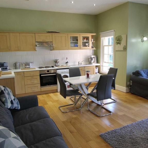 2 bedroom flat to rent - Photo 1