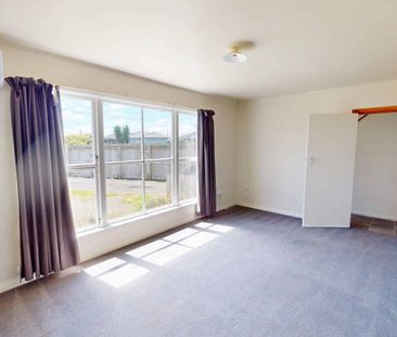 Levin - 3 Bedrooms - Photo 2