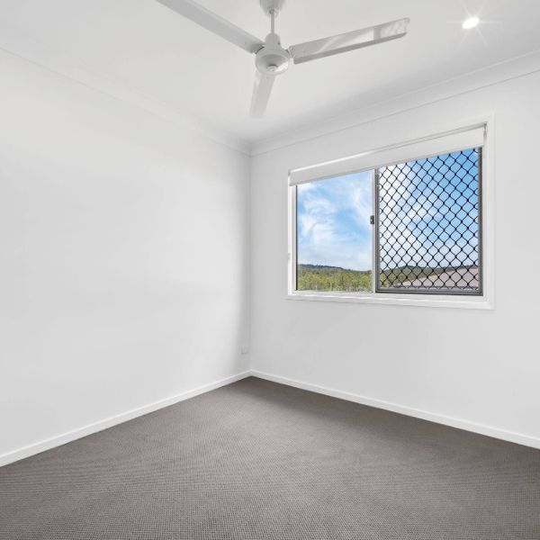 21 Mundaring Way, Spring Mountain - Photo 1