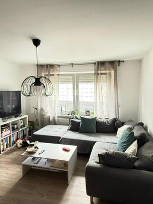 Gepflegte 2-Zimmer-Wohnung mit Einbauküche in zentraler Lage - Foto 1