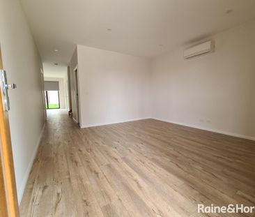 Modern Townhouse with central location - Photo 1