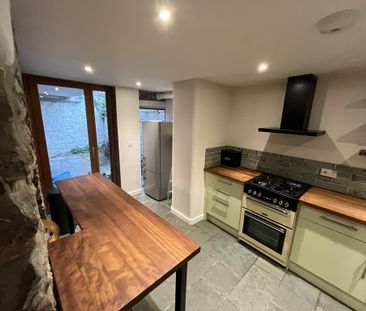 2 bedroom flat to rent - Photo 1