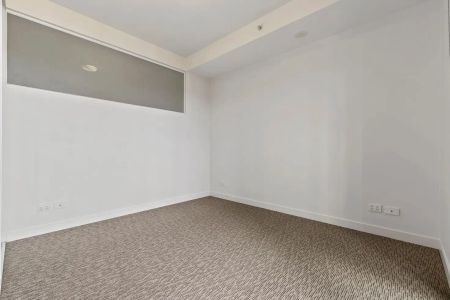 “2 BED APARTMENT + carpark” - Photo 5