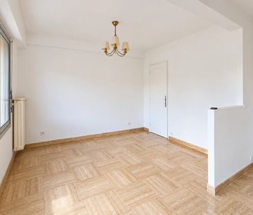 Location Appartement 3 pièces 71m² CANNES 06400 - Photo 2
