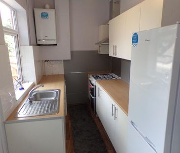 2 bedroom terraced house to rent - Photo 5