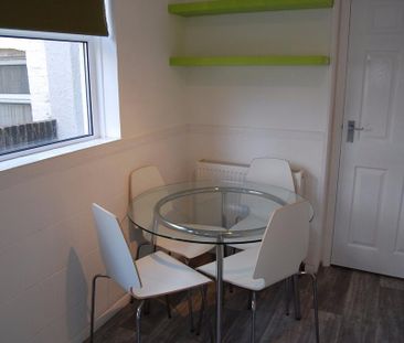 4 bedroom terraced house to rent - Photo 4