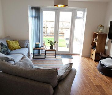 2 bedroom terraced house to rent - Photo 2
