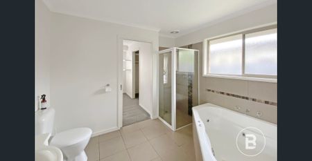 WELL KEPT CHARMING TWO BEDROOM HOME IN POPULAR BALLARAT NORTH - Photo 3