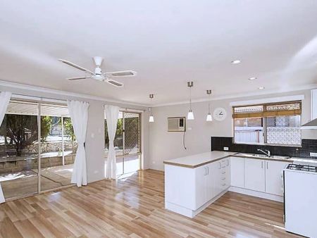 7 Wales Court, Clarkson WA 6030 - Photo 3
