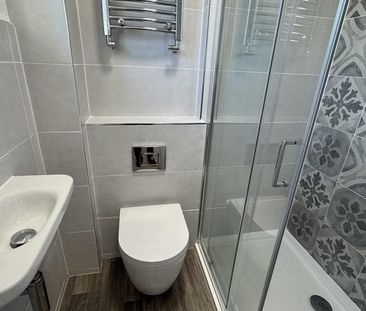 3 bedroom end of terrace house to rent - Photo 2