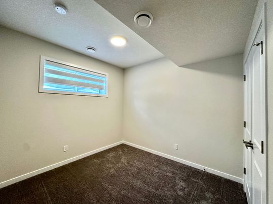 2207 Muckleplum Crescent SW - Photo 1