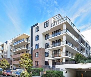 Contemporary Living | Waterfront Estate Lifestyle - Photo 6