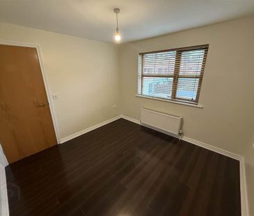 48 Redwood Dale, Dunmurry, Belfast, BT17 9RL - Photo 4