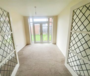 3 bedroom link detached house to rent - Photo 3