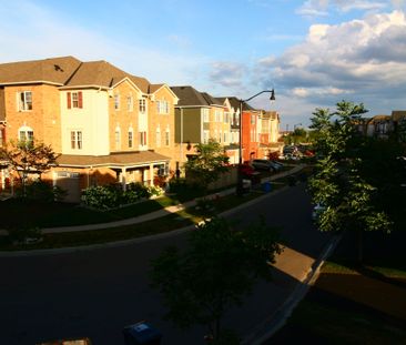 For Lease - 52 Vanhorne Close, Brampton, Ontario - Photo 3