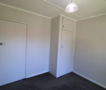 Warm Sunny Family Home - Photo 1