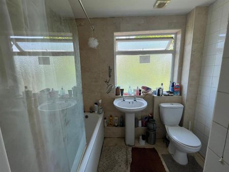 4 bedroom terraced house to rent - Photo 5