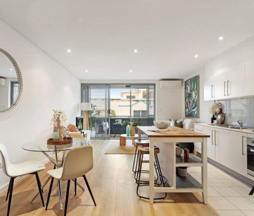 Modern Urban Retreat with Dual Balconies in the Heart of Alexandria - Photo 4