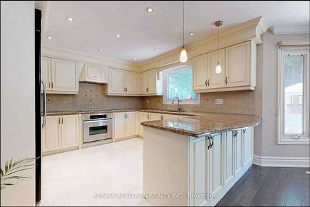 For Lease - 502 Palmer Avenue Unit# Upper 1 Bedroom, Richmond Hill, Ontario - Photo 3