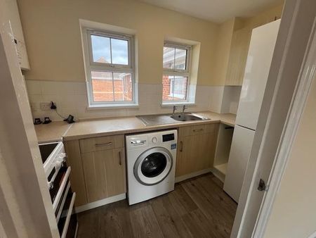 2 bedroom flat to rent - Photo 3