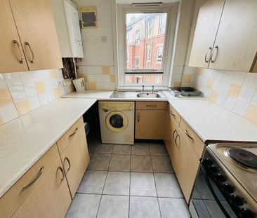 2 bedroom flat to rent - Photo 4