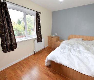 5 bedroom flat to rent - Photo 3