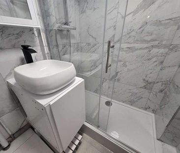 Flat, Kilpatrick Court, Darenth Road, London, N16 - Photo 2