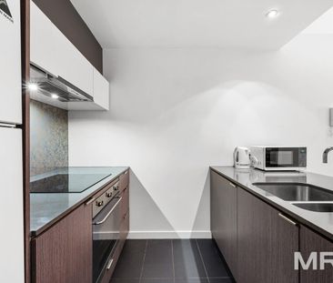 Designer apartment in superb location - Photo 5
