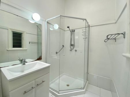 121 Bruce Street, Cooks Hill - Photo 2