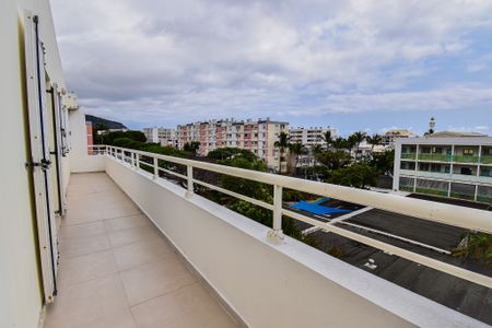 Location Appartement 3 pièces 58m² ST DENIS 97400 - Photo 4