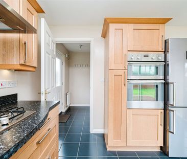 4 bedroom detached bungalow to rent - Photo 4