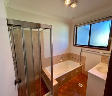 3 Bedroom / 1 Bathroom / Great Coastal Property - Photo 4