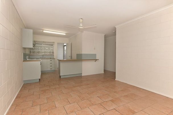 2/9 Hall Street, Kirwan - Photo 1