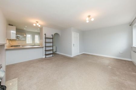 4 bedroom semi-detached house to rent - Photo 2