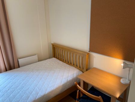 3 Bed Flat, Nicolson Street, EH8 - Photo 3