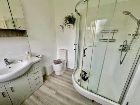 3 bedroom detached bungalow to rent - Photo 5