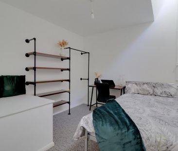 5 bedroom flat to rent - Photo 2