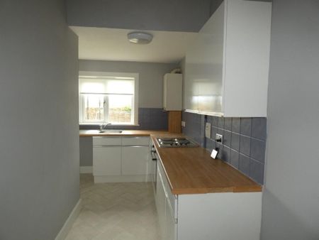 1 bedroom ground floor flat to rent - Photo 2