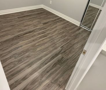 For Lease - 389 Royal West Drive, Brampton, Ontario - Photo 2