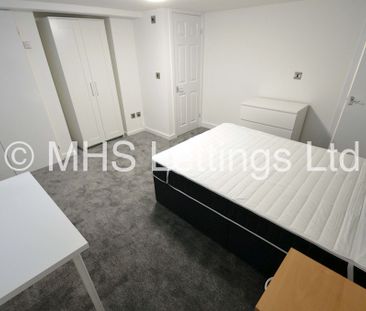6 Bedroom Mid Terraced House for rent in Headingley Mount - Photo 2