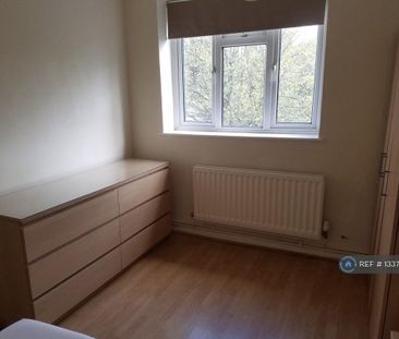 3 bedroom maisonette to rent - Photo 3