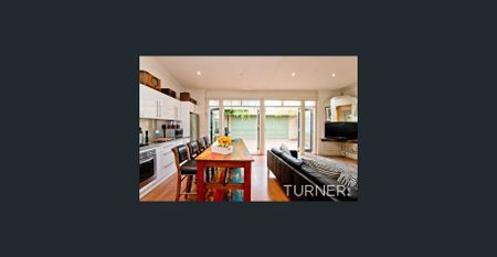 Stunning Cottage in the Heart of the City. - Photo 2