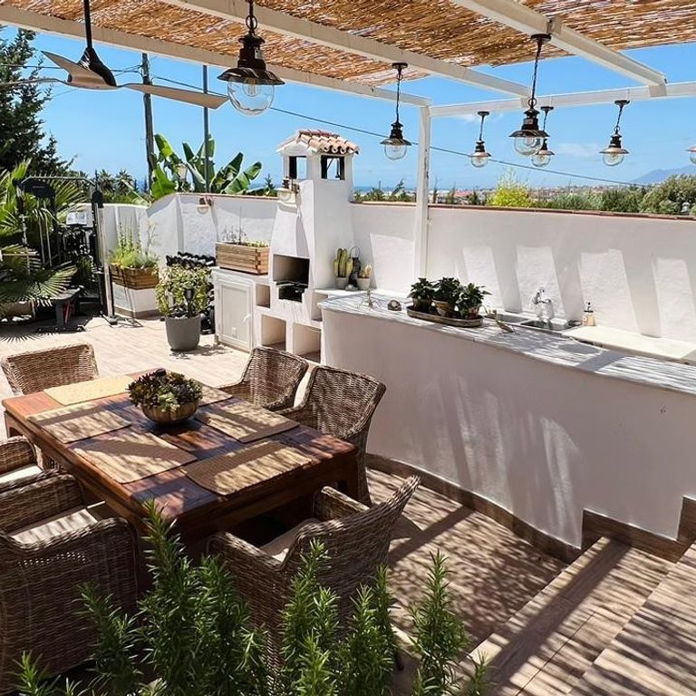 Luxury Villa for rent in Marbella Del Este, Andalusia - Photo 1