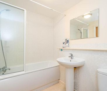 1 bedroom flat to rent - Photo 6