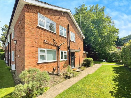 Park Drive, Ascot, Berkshire, SL5 0BE - Photo 1