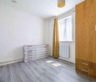1 bed Ground Floor Flat for rent - Photo 2