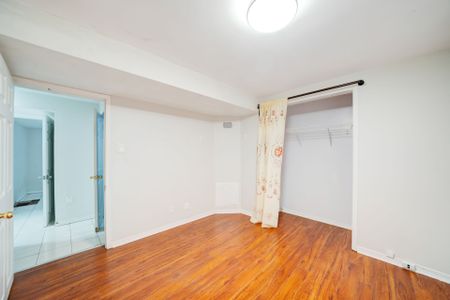 For Lease - 5 Claresholme Drive, Toronto, Ontario - Photo 4