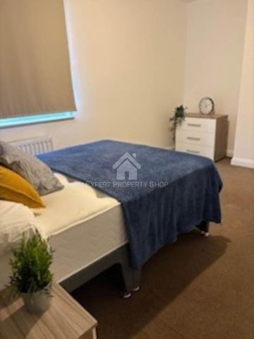 1 bedroom in a house share to rent - Photo 3